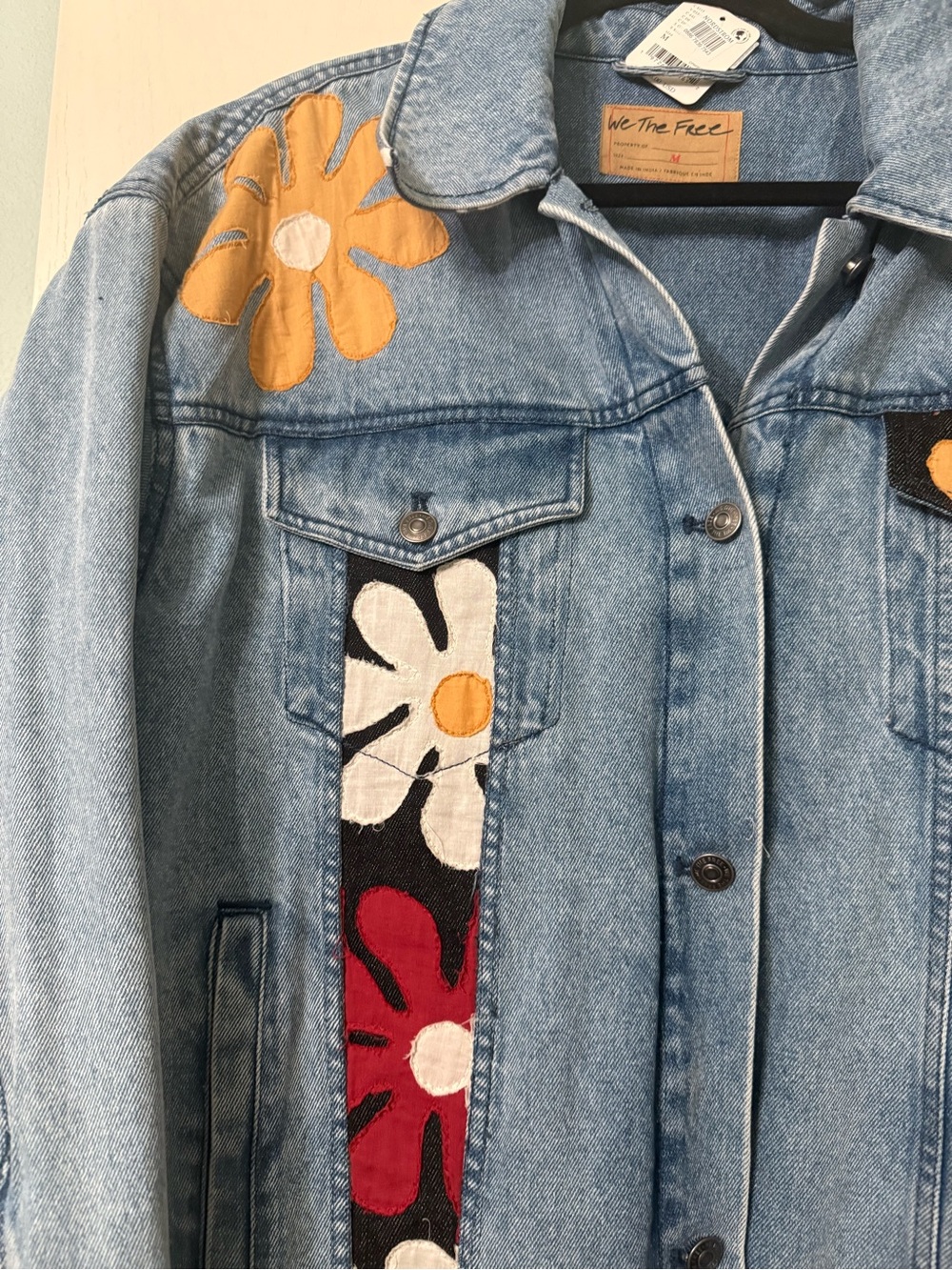 Free People Annie’s Flower Boho Trucker Denim Jacket - Size M NWT - Picture 4 of 11